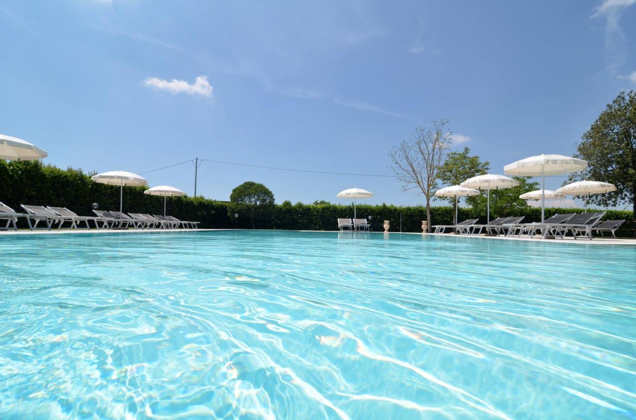 Agriturismo La Pisana Eksteriør billede